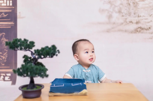 定边宝宝喊肚子疼怎么回事